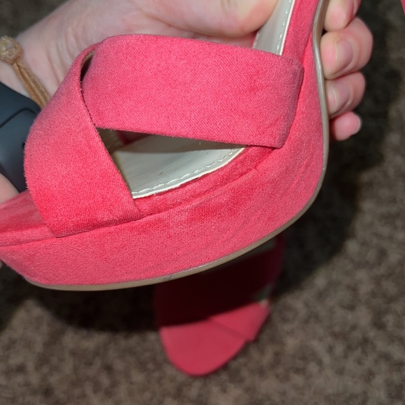 Anne Klein US 7.5 womens pink suede chunky heels. Gently used. - Picture 12 of 16